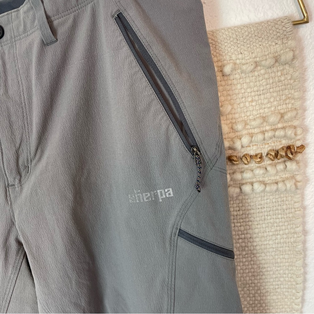 Sherpa Adventure Gear Gray Stretchy Shorts 32 - Picture 4 of 5